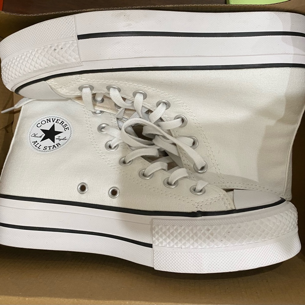 Chuck Taylor All Star Lift Platform Canvas (white - size 5.5)